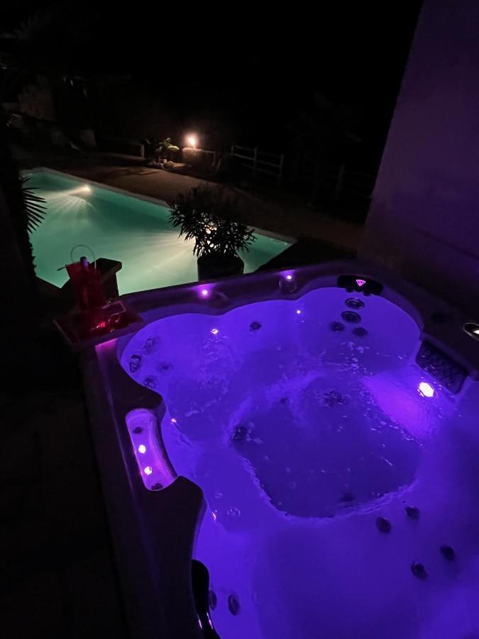 Chambre Au Calme Avec Spa Privatif Gratuit Sud Aveyron Les Palmiers Des Causses Saint-Rome-de-Tarn Kültér fotó
